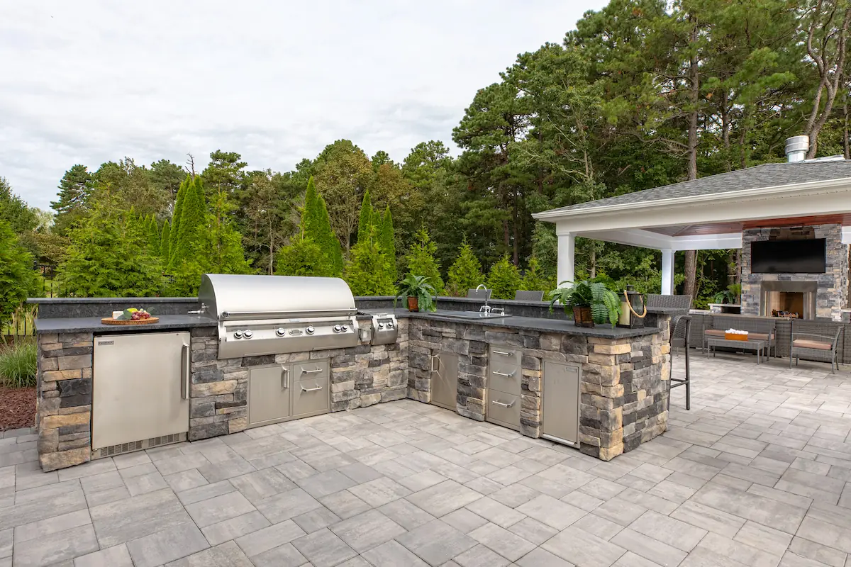 Top Outdoor Kitchen Plans: The Ultimate Guide to Layout & Design